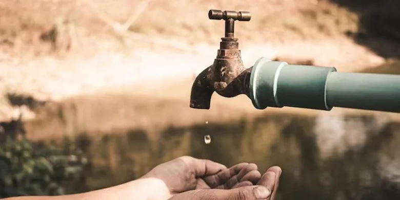 Familias de Barahona, Bahoruco e Independencia siguen sin agua potable por avería del Asuro