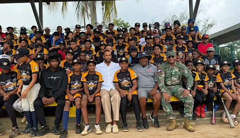 ADEOERD y Cristopher Sánchez abren oportunidades deportivas a hijos de militares
