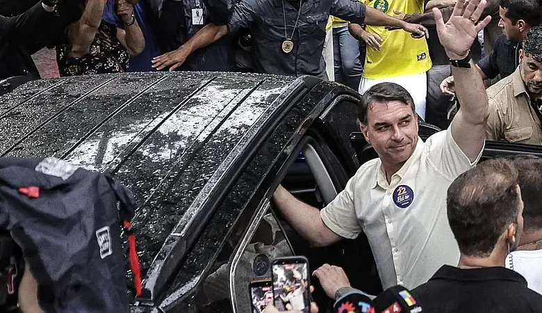 Bolsonaro parte a EE.UU. tras derrota electoral en Brasil
