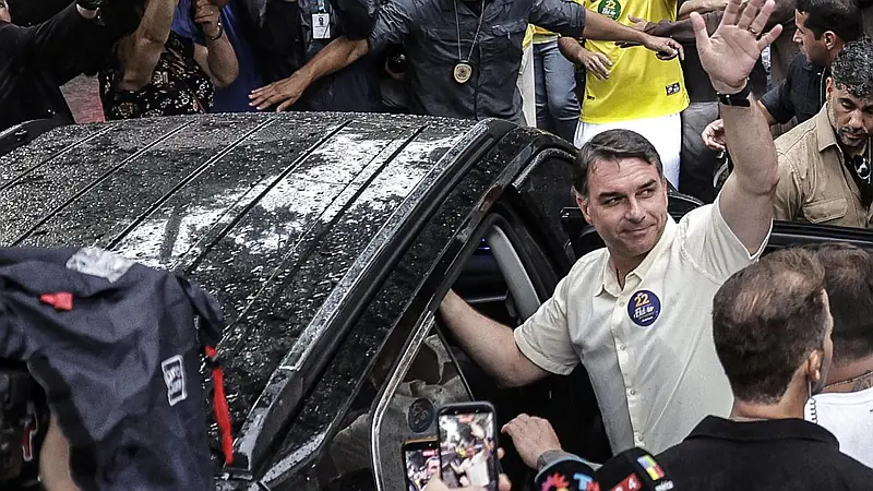 Bolsonaro parte a EE.UU. tras derrota electoral en Brasil