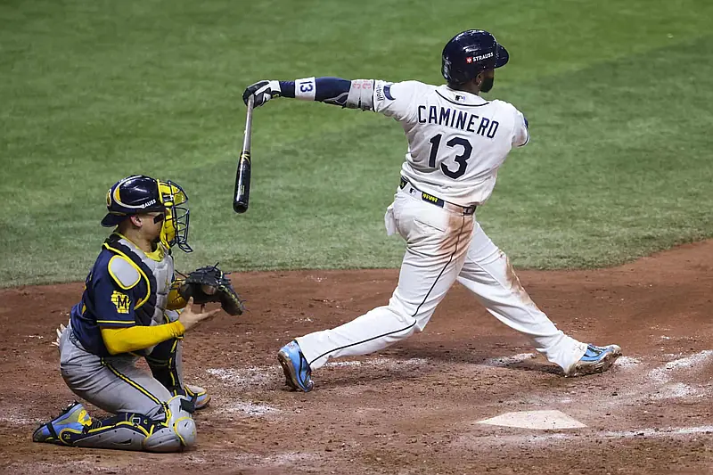Rays evitan barrida y fuerzan quinto juego en la Serie Mundial