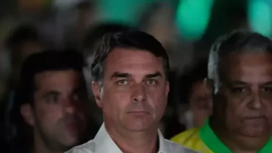 Lula califica de "vergonzosa" la salida de Flávio Bolsonaro y Brasil busca respuestas