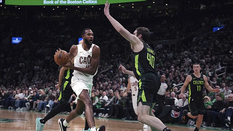 Mobley y Cavaliers remontan ante Washington en el debut de AJ Dybantsa