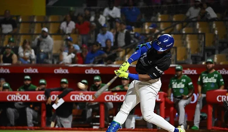 Mel Rojas Jr. pega jonrón de tres y Licey blanquea a Estrellas