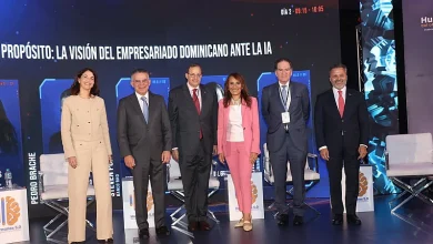 Expertos y empresarios debaten cómo la IA puede elevar productividad y empleos de mayor valor